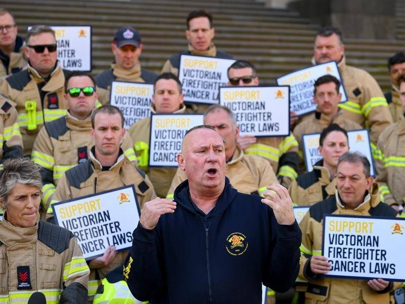 The firefighter union's Peter Marshall says the government has reneged after years of negotiation. (Morgan Hancock/AAP PHOTOS)